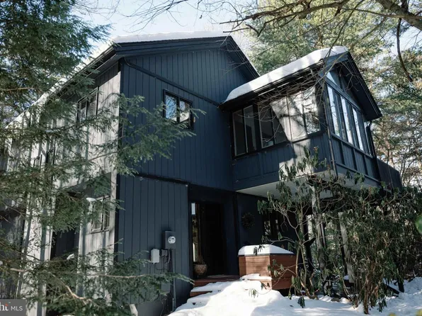 196 Split Rock Ln, Pocono Pines, PA 18350