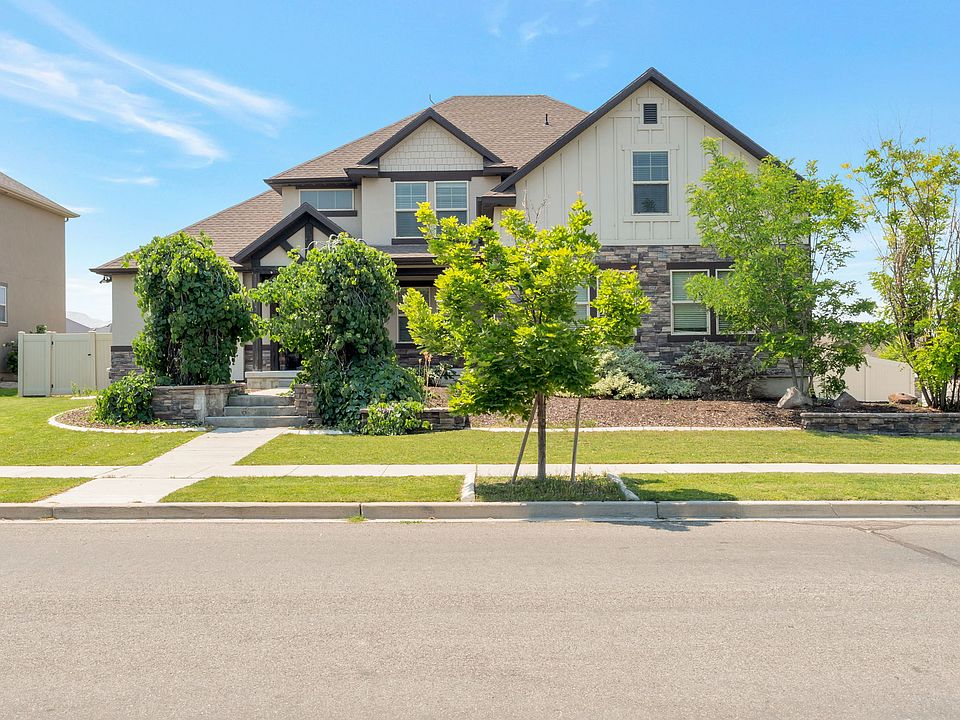 1st image of 951 W Grizzly Wulff Dr