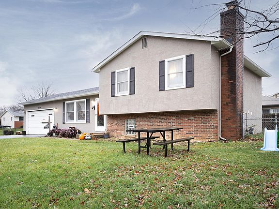 2nd image of 3724 Dresden St