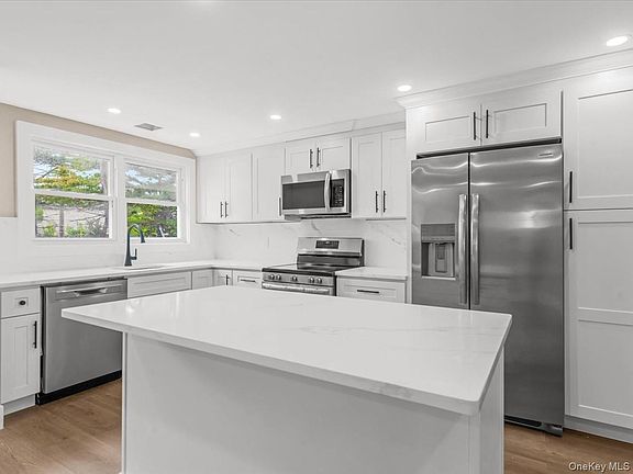 2nd image of 27 Old Farmingdale Road