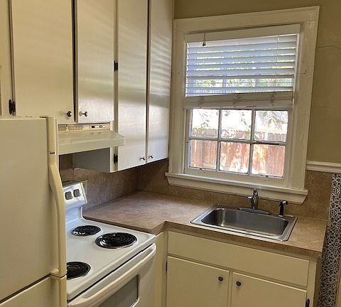 5th image of 1375 Felder Ave APT A