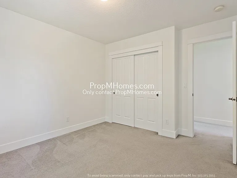 340 SW Delta Dr — Photo 21