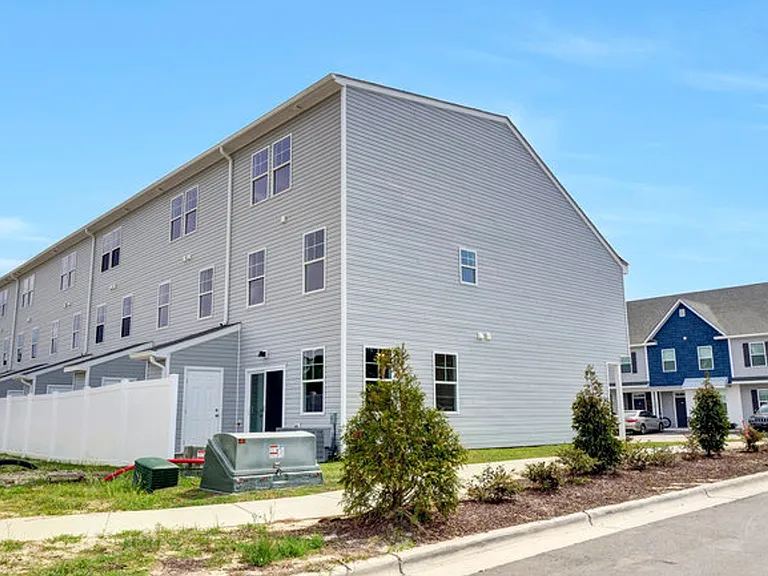 305 Starfish Ln — Photo 26