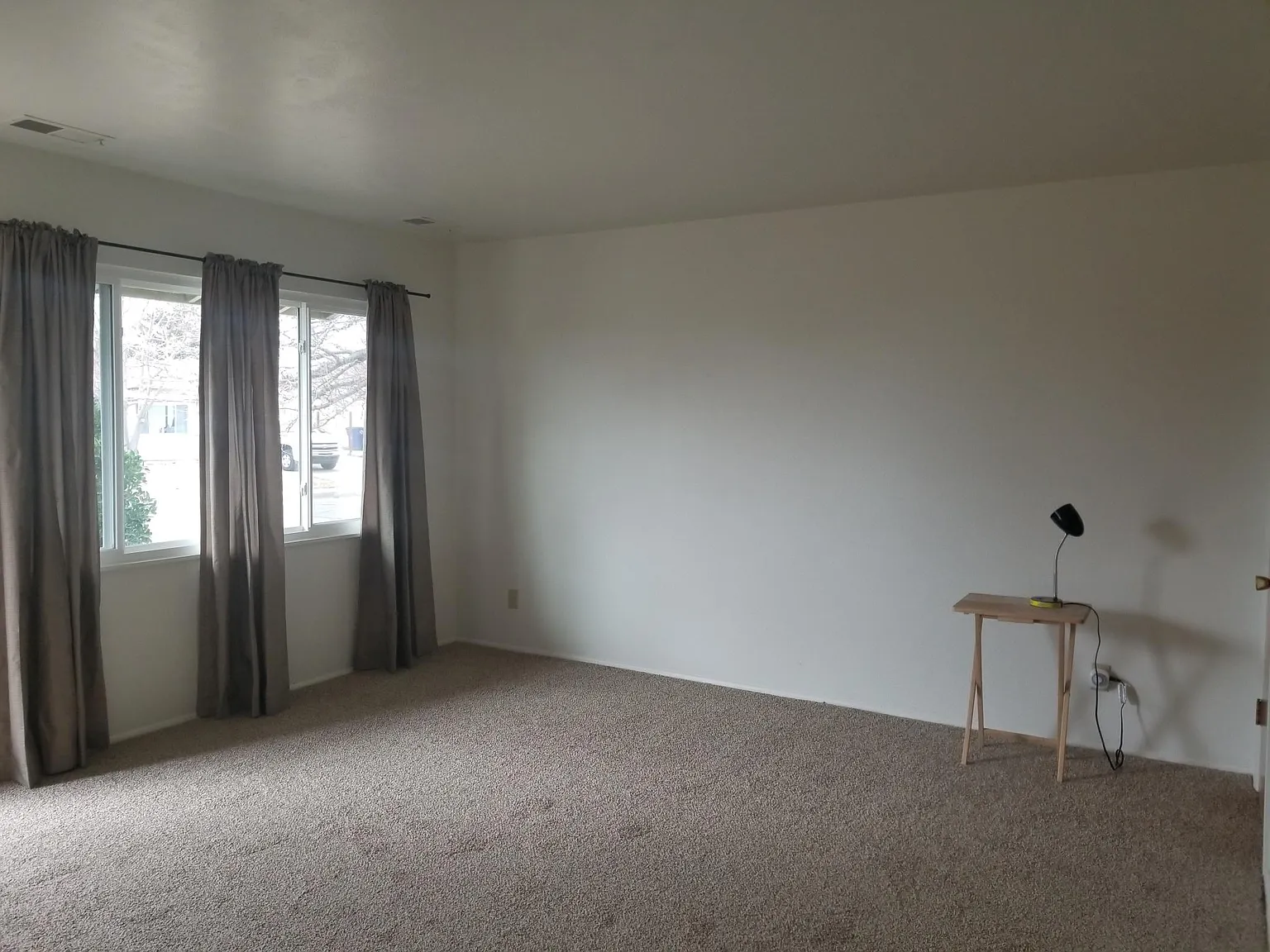 3 bed, 960 sqft, $1,695 — Photo 4
