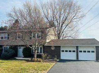 221 Wolf Dr, Allentown, PA 18104