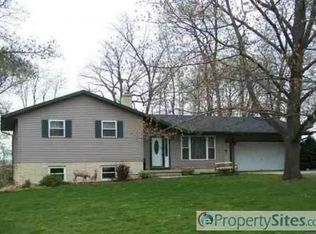 N4287 Hickory Dr, Columbus, WI 53925