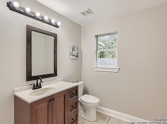 4th image of 355 E Rampart Dr