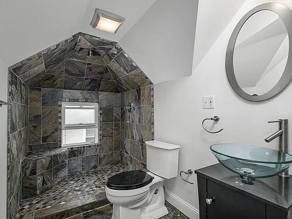 5th image of 32 Boulevard Ter Unit 1