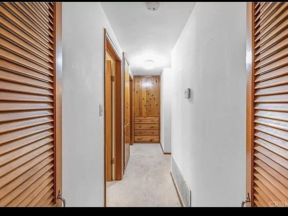 4th image of 22711 Erwin St