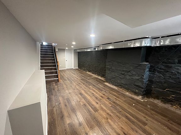 3rd image of 1128 E North Ave