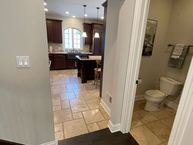 2411 Greenwood Ave — Photo 5