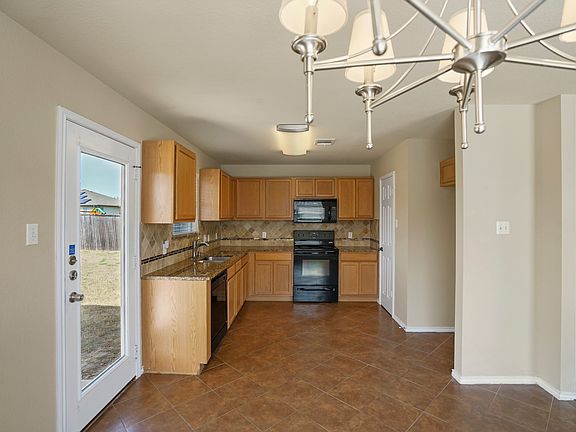 4th image of 307 Delby St