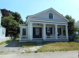 50 Washington St, Warren, RI 02885