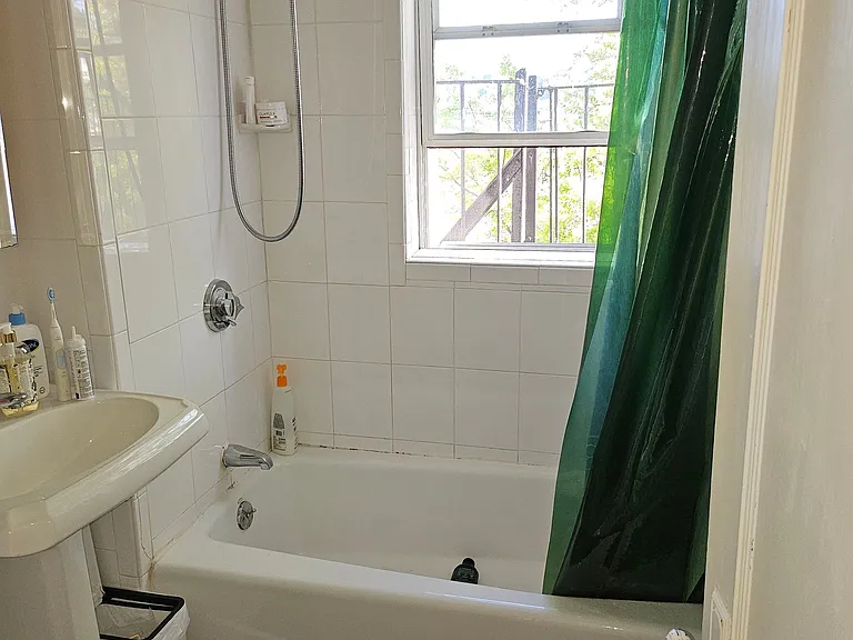 26 Quint Ave #47A — Photo 6