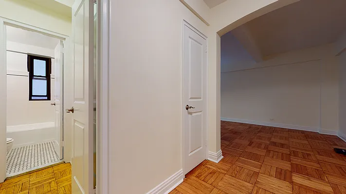 Rented by Bond New York | media 16