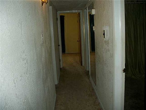 5th image of 306 De Vargas Dr