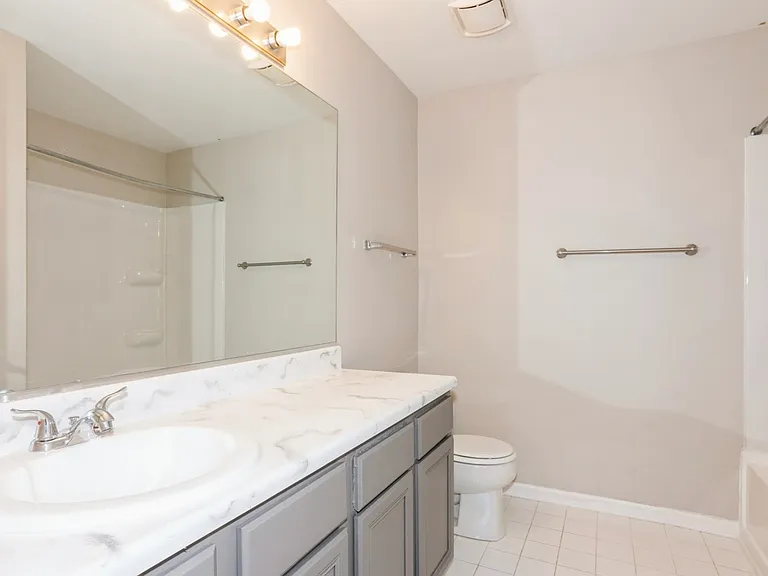 645 W Georgian Ct — Photo 10