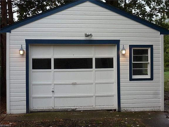 2nd image of 1229 Westwood Dr