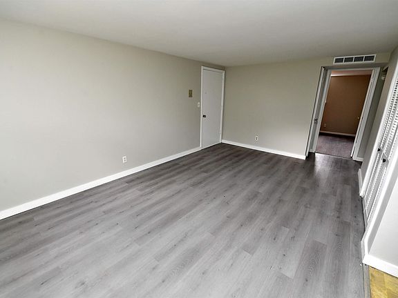 5th image of 105 Paradise Ct #A4