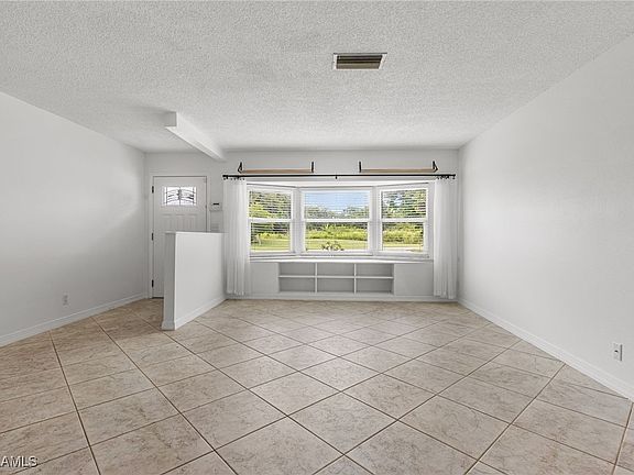 4th image of 4811 Shady River Ln