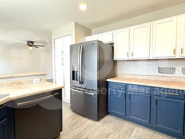 1605 W Central Ave — Photo 4