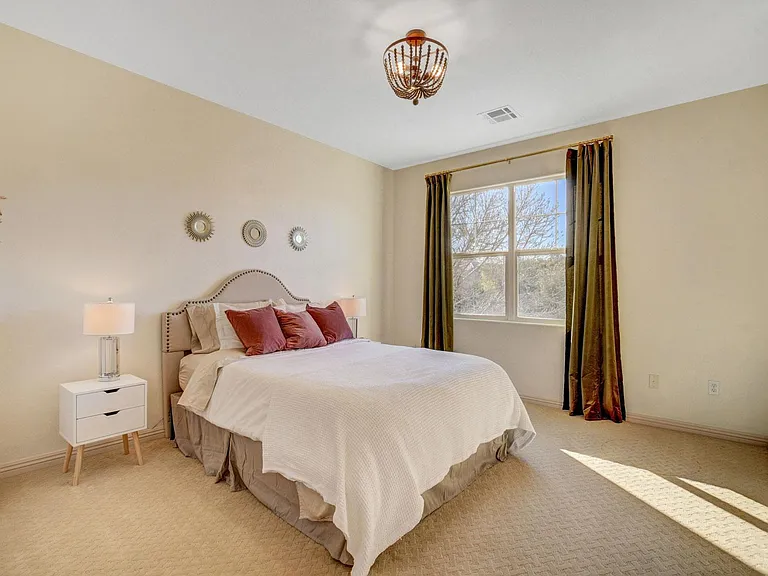 308 Round Stone Ct — Photo 47