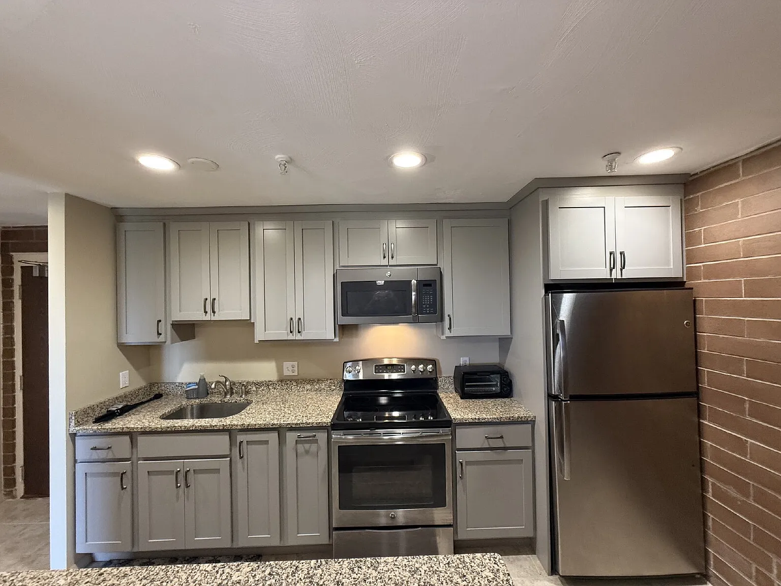 Studio, 1.0 bath, 558 sqft, $1,995 — Photo 3