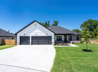 121 N Tollman Trees Ave, Farmington, AR 72730