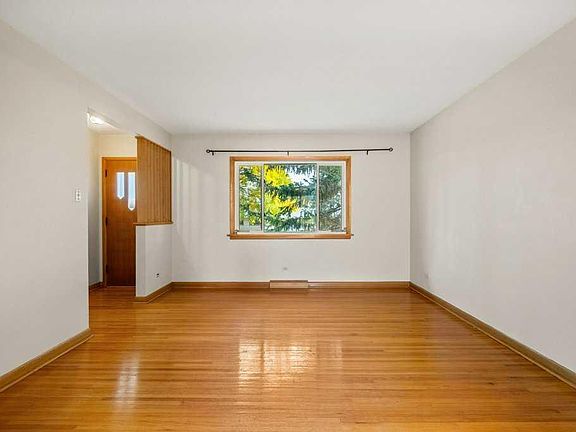 3rd image of 5607 E Buckthorn Rd NW
