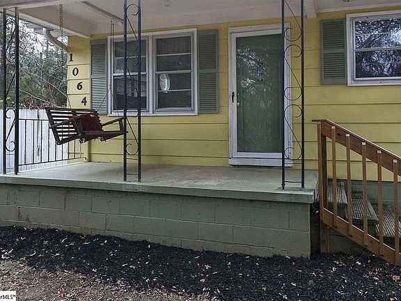 3rd image of 1064 Crosby Ln
