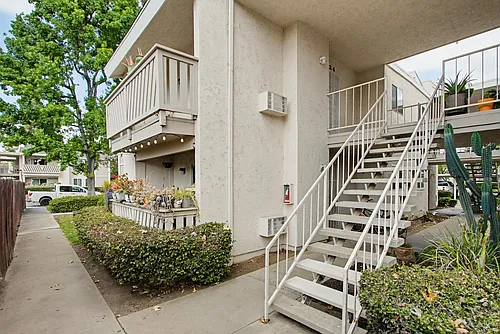 512 Sandalwood Pl Photo 1
