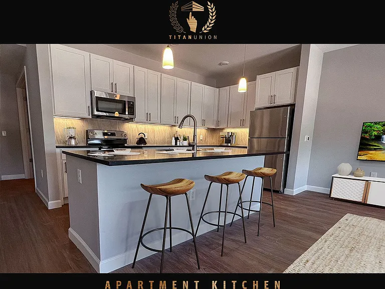 Titan Union Luxury Apartments — Photo 22