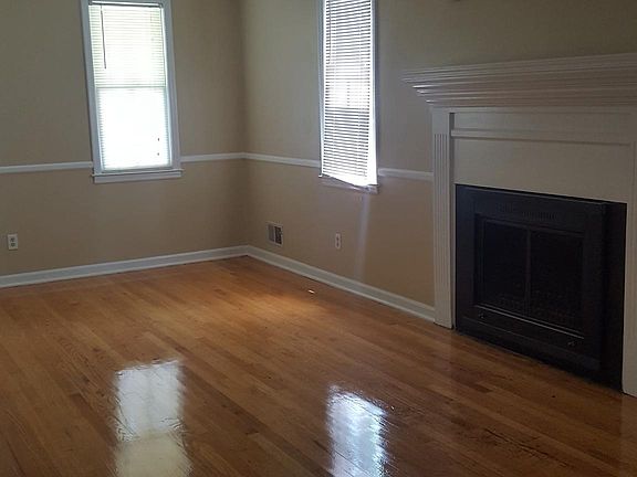 living room and non-working fireplace