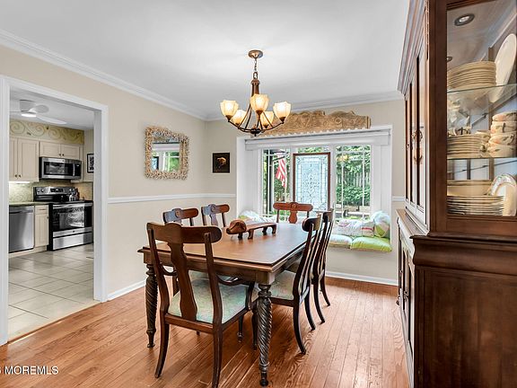 4th image of 85 Valley Avenue