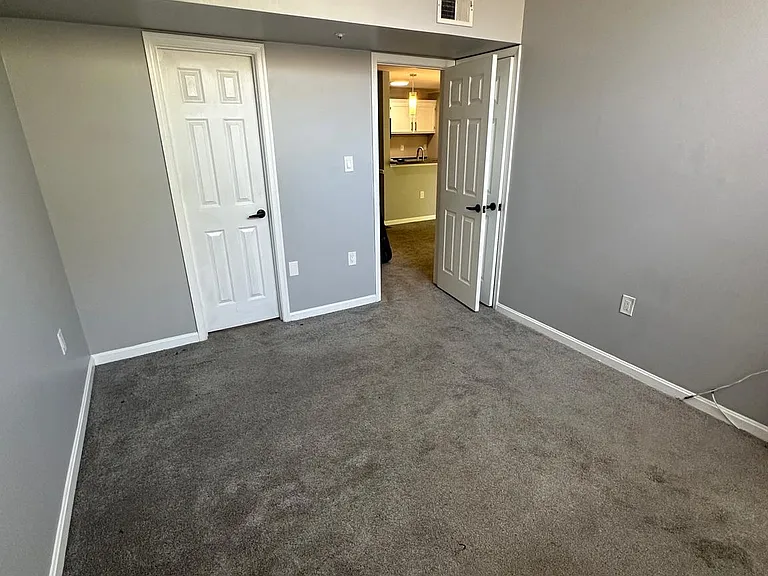 9708 Lake Pointe Ct #302 — Photo 15