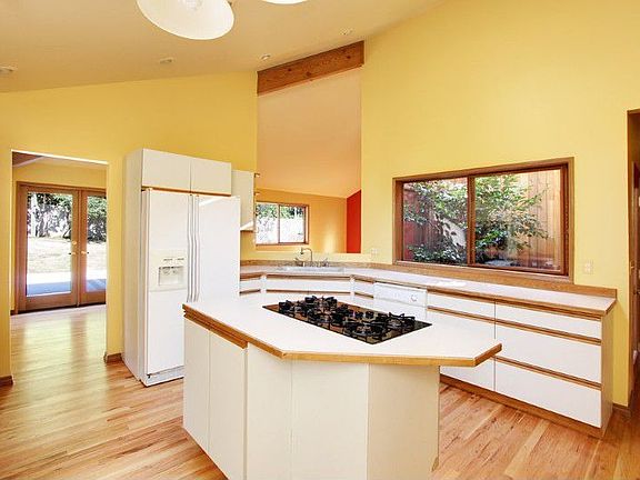 4th image of 4123 268th Ave NE