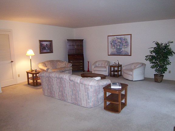 3rd image of 500 46th St APT A2