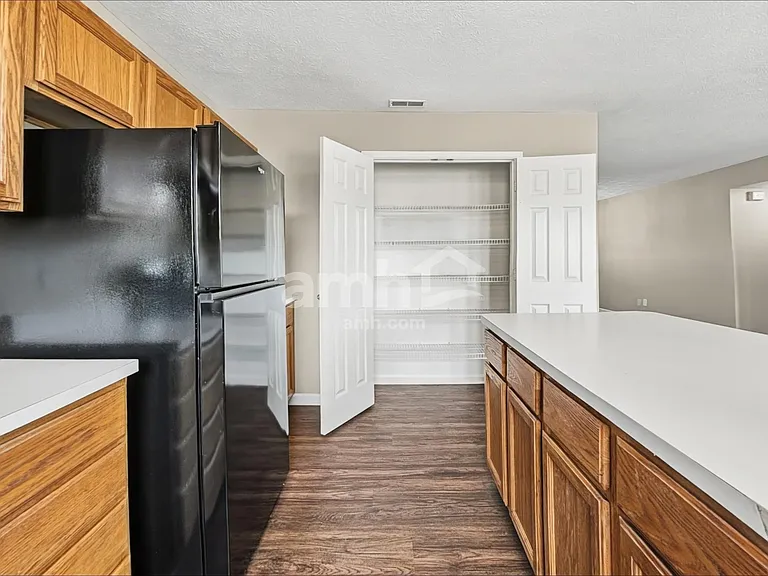 10827 Tanbark Dr — Photo 3