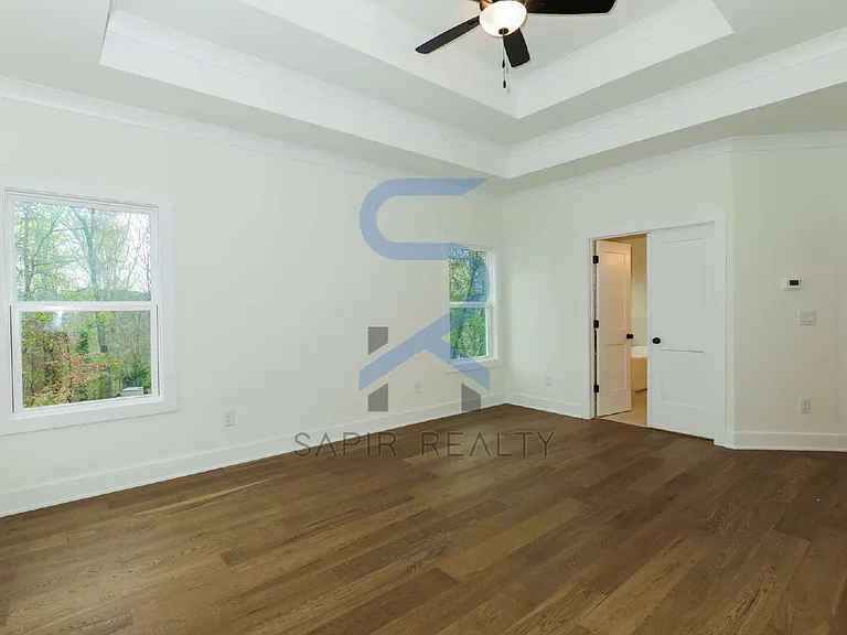 3374 Lee Dr — Photo 6