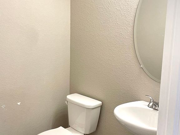 5th image of 25147 E Maple Ave