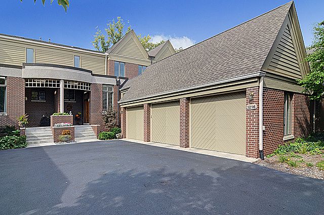 1st image of 1216 Hawthorne Ct