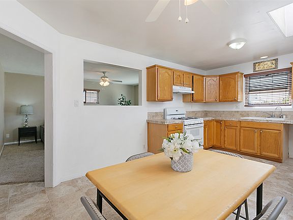 3rd image of 3308 Carolyn Cir