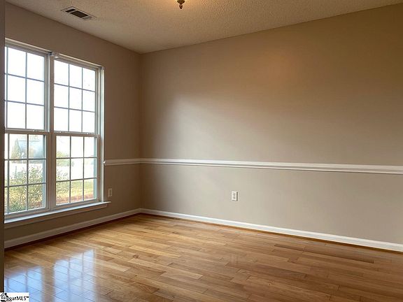 4th image of 180 Bonnie Woods Dr