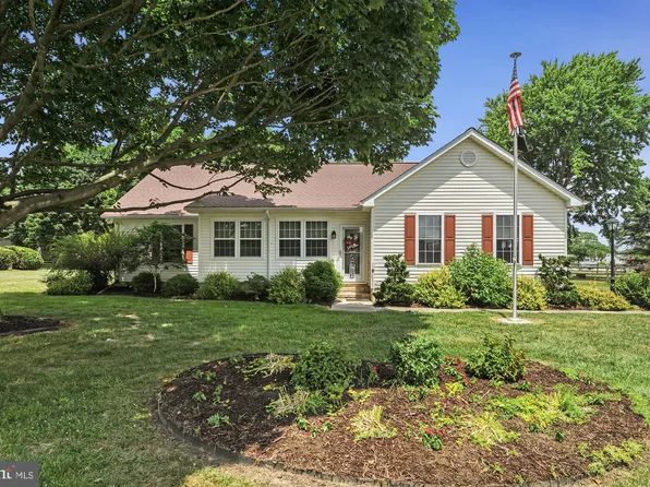 42 Gardenside Dr, Smyrna, DE 19977