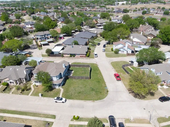 851 Valleybrooke Dr, Arlington, TX 76001