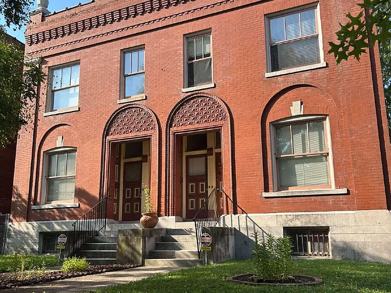 2304 Russell Blvd #1E — Photo 2