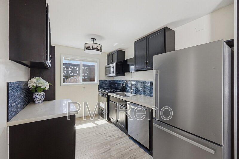 1st image of 1515 N Carson St Unit 2