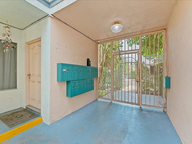 11661 Erwin St #15 — Photo 16