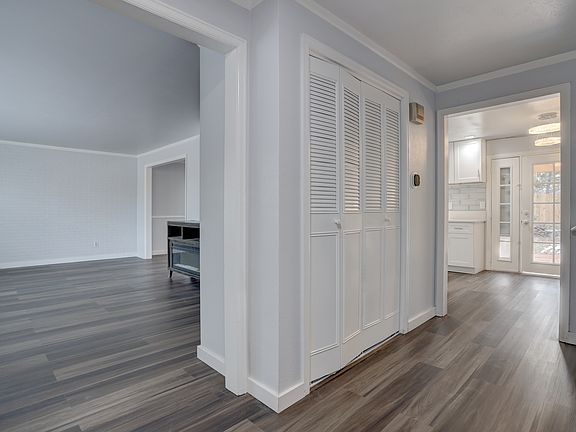 2nd image of 8580 E Bellewood Pl