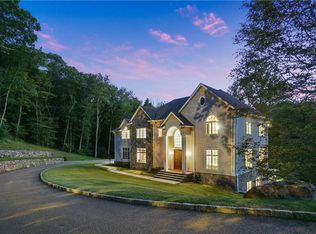 15 Gifford Lake Dr, Armonk, NY 10504